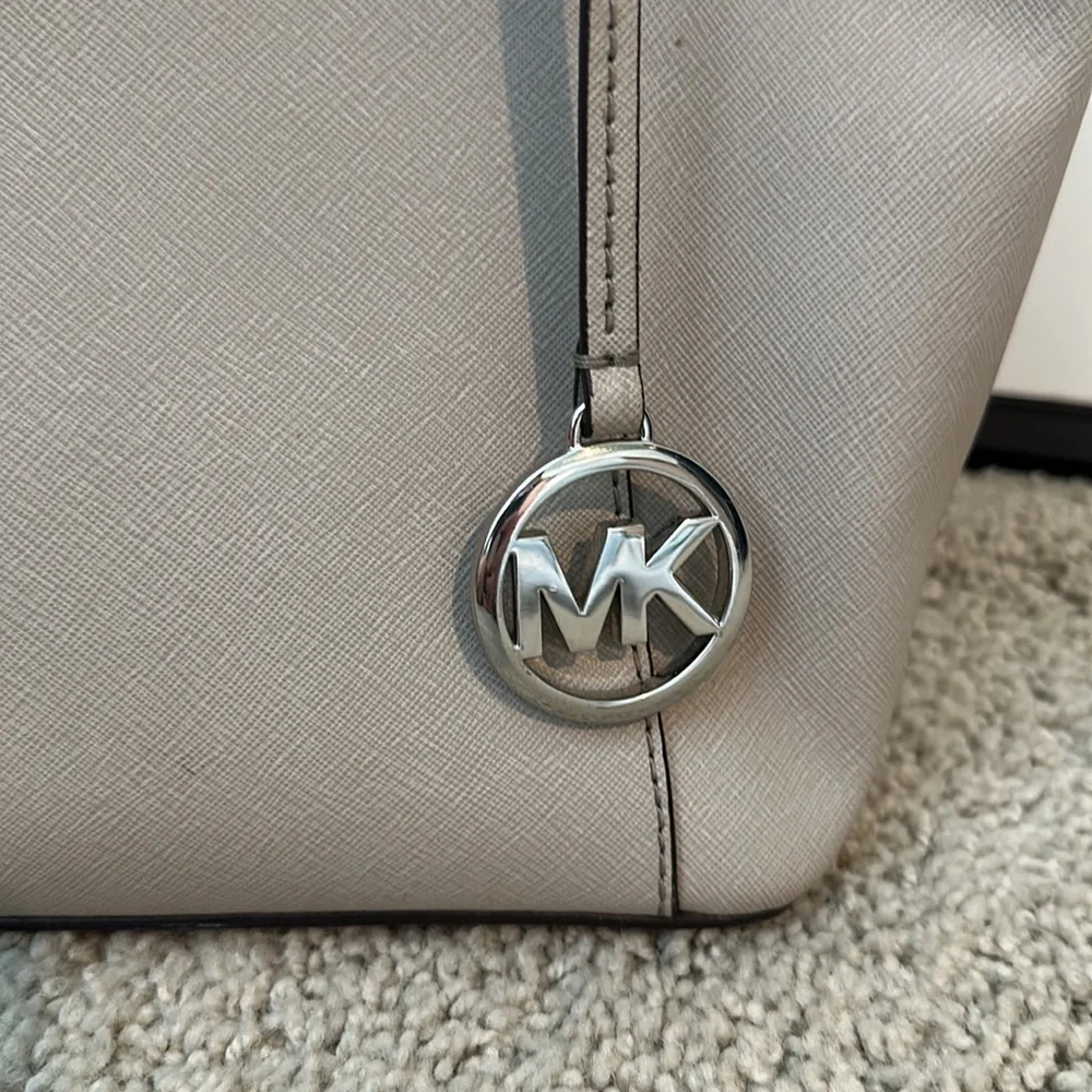 Michael Kors Shoulder Bag - Picture 4 of 11